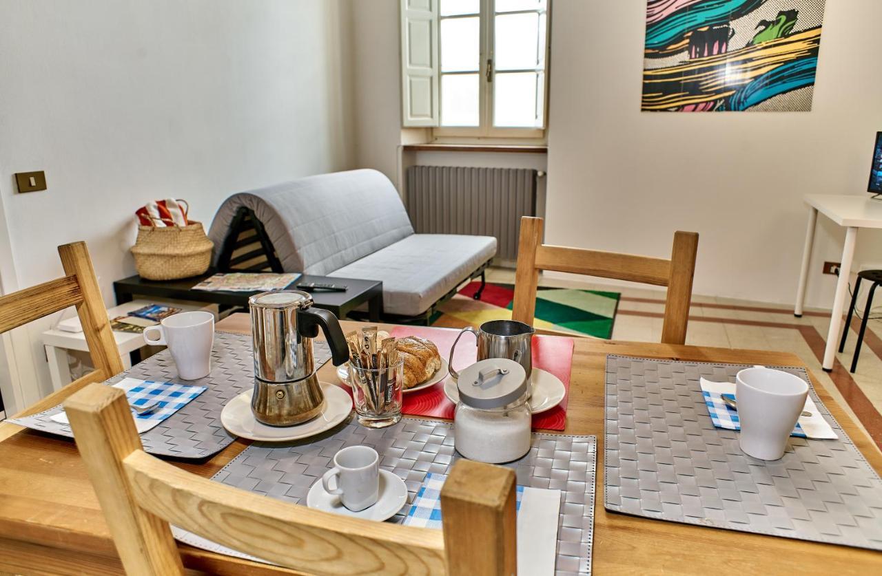 Apartamento Colorato E Vivace Bilocale Lucca Exterior foto