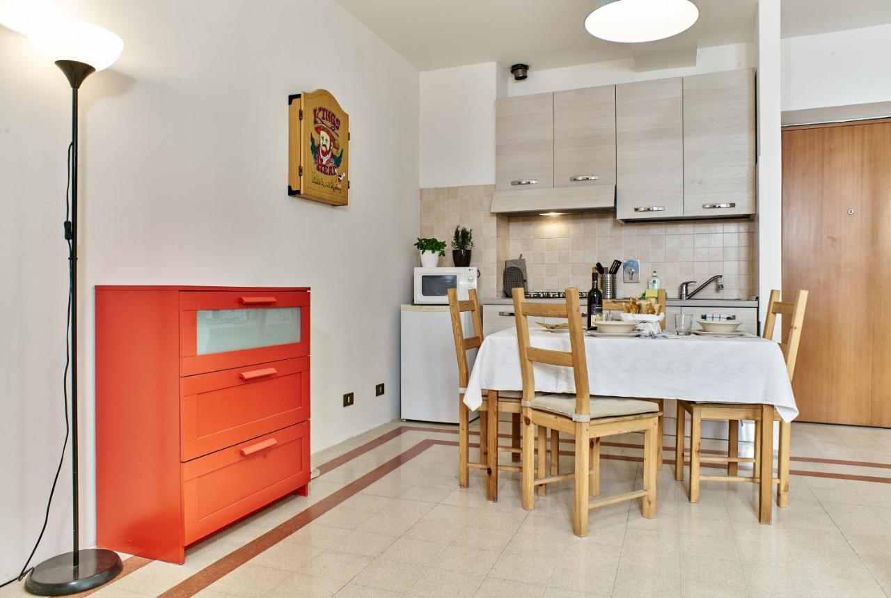 Apartamento Colorato E Vivace Bilocale Lucca Exterior foto